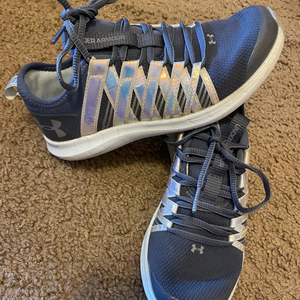 Girls under armour sneakers, size 1, blue and silver